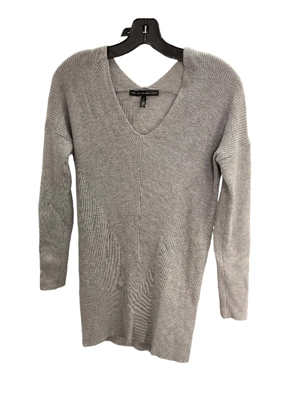 Women's Blouse with Rounded CollarTop Long Sleeve By White House Black Market In Grey, Size: S